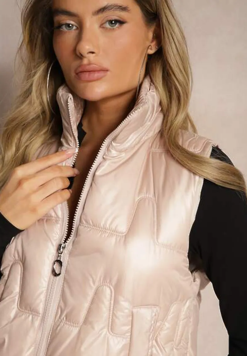 Jasnobeżowa Kamizelka Pikowana Ozdobiona Troczkami i Stójką Terinora