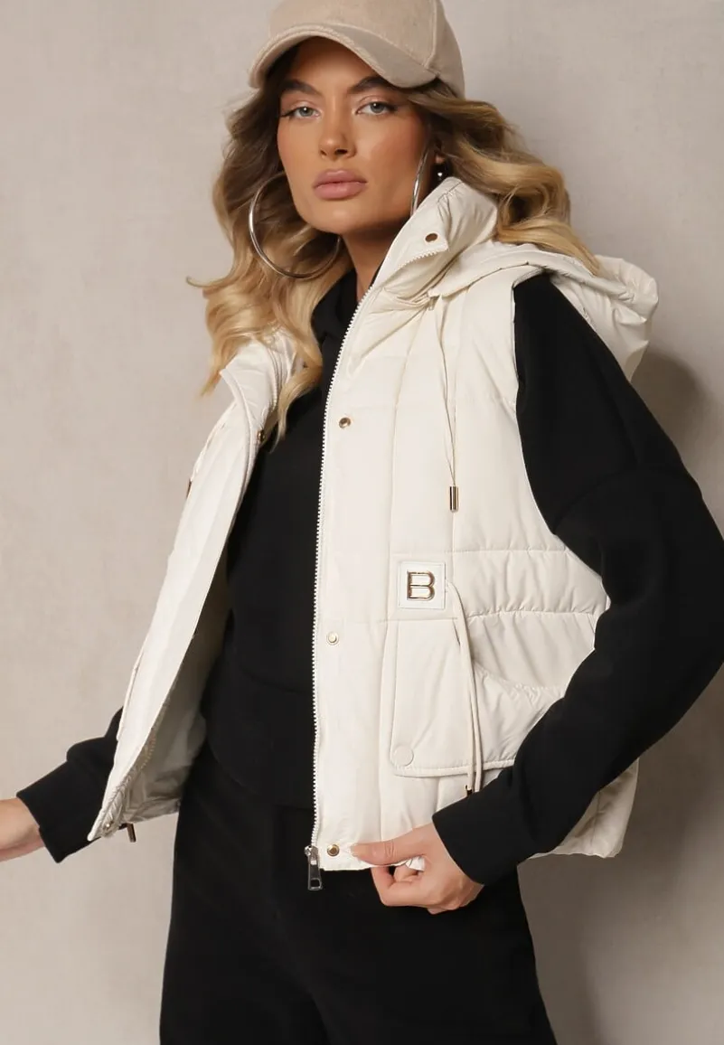 Jasnobeżowa Kamizelka z Odpinanym Kapturem Ozdobiona Pikowaniem i Metalicznymi Dodatkami Sinthella