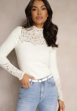 Jasnobeżowa Koronkowa Bluzka z Golfem Olvesin