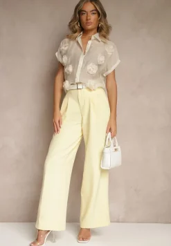 Jasnobeżowa Koszula z Długim Rękawem Zapinana na Guziki Ozdobiona Aplikacją w Formie Kwiatu Parslea