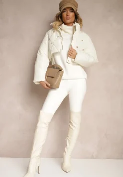 Jasnobeżowa Krótka Kurtka Puffer ze Stójką i Pikowanymi Przeszyciami Ozdobiona Napami Zinovira