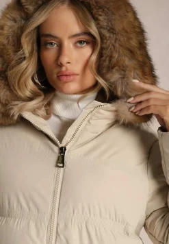Jasnobeżowa Kurtka Płaszcz z Poziomym Pikowaniem i Kapturem z Futerkiem Eclissi