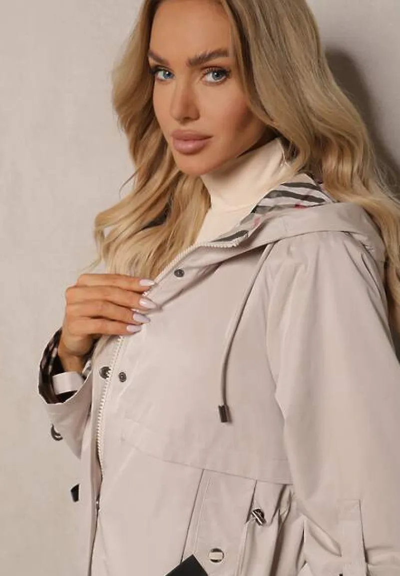 Jasnobeżowa Kurtka Typu Parka z Troczkami w Talii Kapturem i Kieszeniami Kaivara