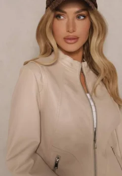 Jasnobeżowa Kurtka Typu Ramoneska ze Stójką o Taliowanym Kroju Zalithara
