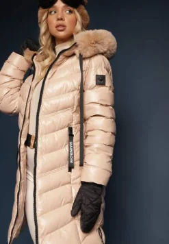 Jasnobeżowa Kurtka z Kapturem z Futrem z Możliwością Odpięcia Zdobiona Pikowaniem Ennithra