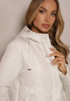 Jasnobeżowa Kurtka z Pikowanymi Przeszyciami i Kapturem Zdobiona Sznurkami Evivienne