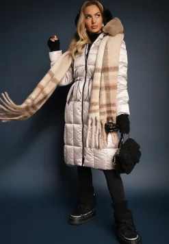 Jasnobeżowa Kurtka z Pikowanymi Przeszyciami Ściągaczem w Talii i Kapturem z Odpinanym Futrem Ravalin