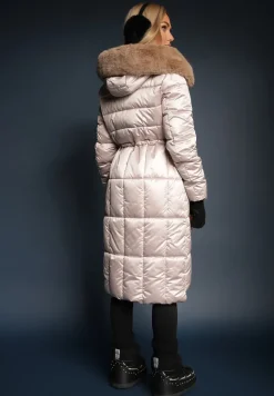 Jasnobeżowa Kurtka z Pikowanymi Przeszyciami Ściągaczem w Talii i Kapturem z Odpinanym Futrem Ravalin