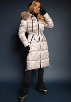 Jasnobeżowa Kurtka z Pikowanymi Przeszyciami Ściągaczem w Talii i Kapturem z Odpinanym Futrem Ravalin