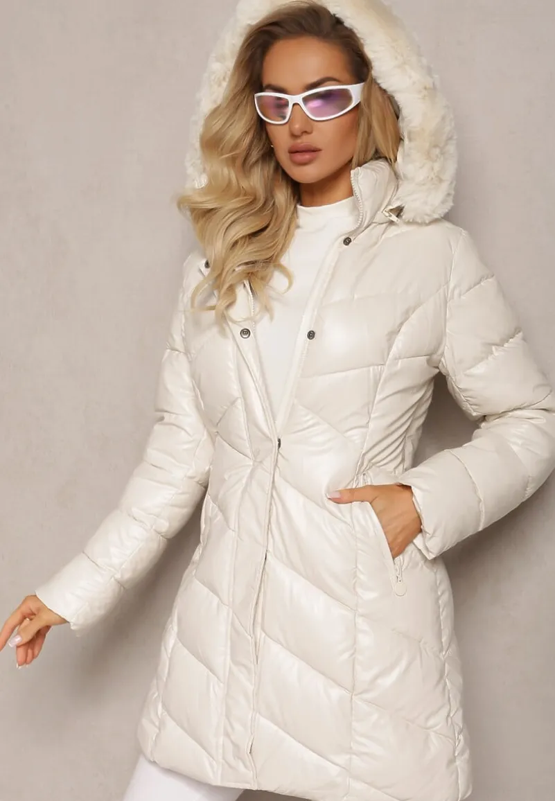 Jasnobeżowa Pikowana Kurtka z Odpinanym Kapturem i Ozdobnym Futerkiem Ainoa