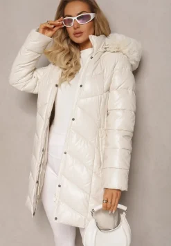 Jasnobeżowa Pikowana Kurtka z Odpinanym Kapturem i Ozdobnym Futerkiem Ainoa