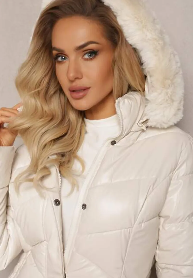 Jasnobeżowa Pikowana Kurtka z Odpinanym Kapturem i Ozdobnym Futerkiem Ainoa