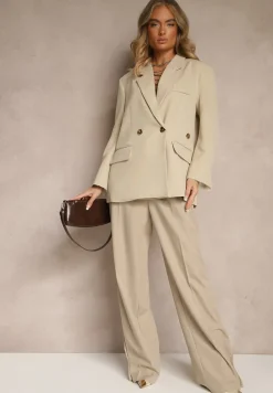 Jasnobeżowa Pudełkowa Marynarka Oversize o Dwurzędowym Fasonie z Dodatkowym Guzikiem Pasmira