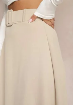 Jasnobeżowa Rozkloszowana Spódnica Maxi z Paskiem i Klamrą Adlirca