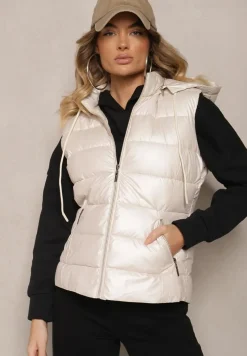 Jasnobeżowa Taliowana Kamizelka z Pikowanymi Przeszyciami Kieszeniami i Odpinanym Kapturem Ravarielis