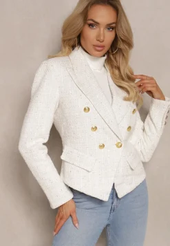 Jasnobeżowa Taliowana Marynarka z Ozdobnymi Guzikami i Usztywnieniem w Ramionach Azinnara