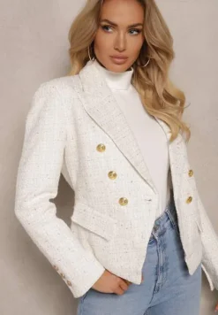 Jasnobeżowa Taliowana Marynarka z Ozdobnymi Guzikami i Usztywnieniem w Ramionach Azinnara