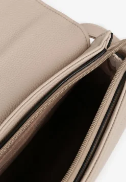 Jasnobeżowa Torebka Listonoszka z Geometryczną Klapą Efariella