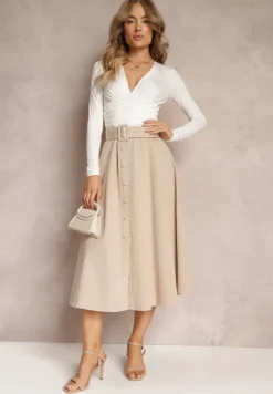 Jasnobeżowa Trapezowa Spódnica Midi z Rozkloszowanym Dołem i Paskiem z Klamerką z Bawełny Marydevi