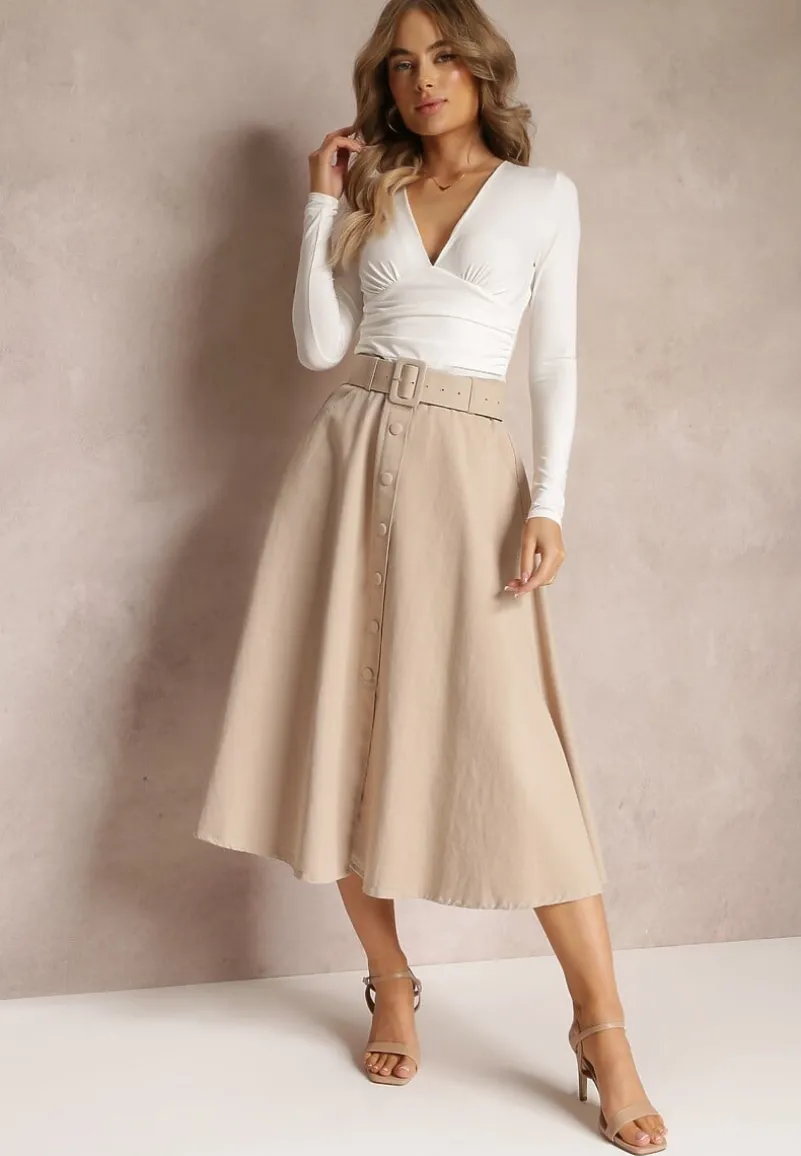 Jasnobeżowa Trapezowa Spódnica Midi z Rozkloszowanym Dołem i Paskiem z Klamerką z Bawełny Marydevi