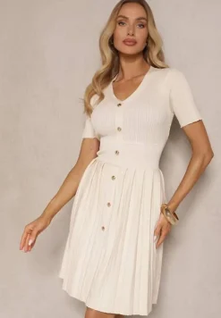 Jasnobeżowa Wiskozowa Sukienka Rozkloszowana Zdobiona Guzikami i Plisami Alulassa