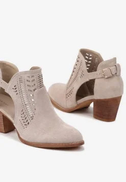 Jasnobeżowe Ażurowe Botki Vices na Słupku w Stylu Kowbojek Ozdobione Wycięciem Isfedi