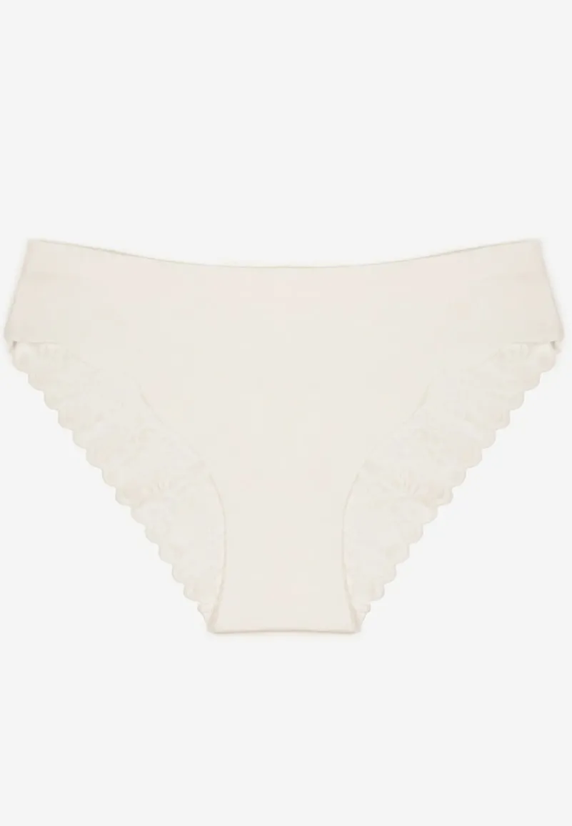 Jasnobeżowe Bezszwowe Majtki o Kroju Fig z Koronką Zeiarae