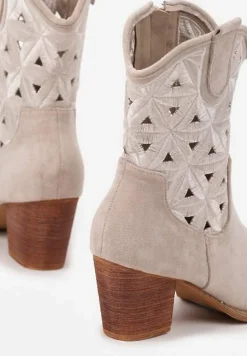 Jasnobeżowe Botki Kowbojki Vices na Słupku z Geometrycznym Motywem Sarori