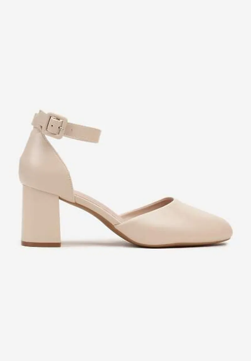 Jasnobeżowe Czółenka na Słupku ze Skórzaną Wkładką Ozdobione Paskiem przy Kostce Clarissara