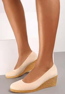 Jasnobeżowe Czółenka Vices na Koturnie ze Skórzaną Wkładką w Stylu Boho Mivella