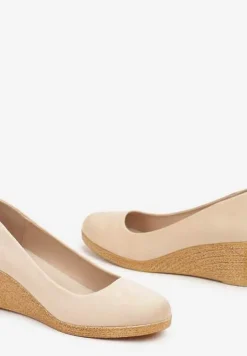 Jasnobeżowe Czółenka Vices na Koturnie ze Skórzaną Wkładką w Stylu Boho Mivella