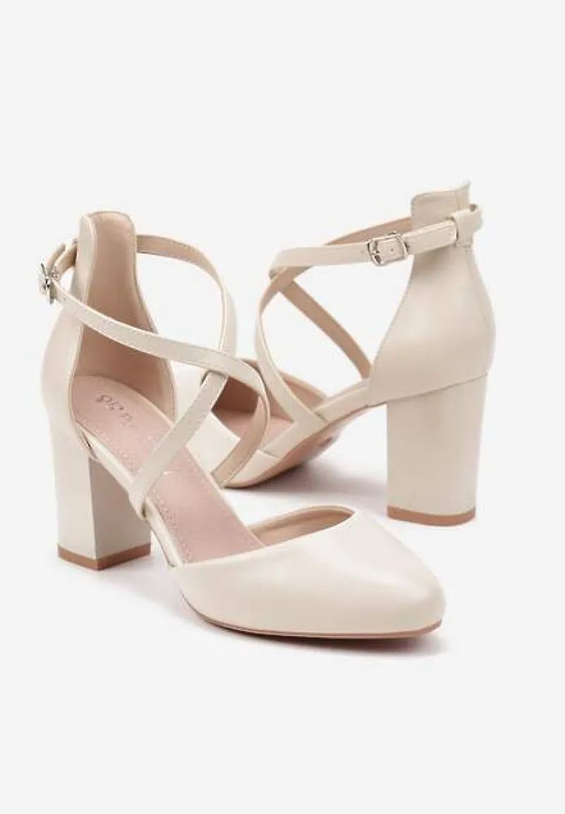 Jasnobeżowe Eleganckie Czółenka z Ozdobnymi Paseczkami na Krzyż z Klamerką Vaitaelle