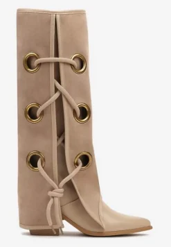 Jasnobeżowe Kozaki z Wywiniętą Cholewką z Oczkami Kaletniczymi i Wiązaniem Nariassa