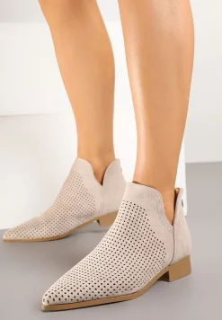 Jasnobeżowe Płaskie Botki Vices z Ażurową Cholewką Ozdobione Wycięciem Selanis