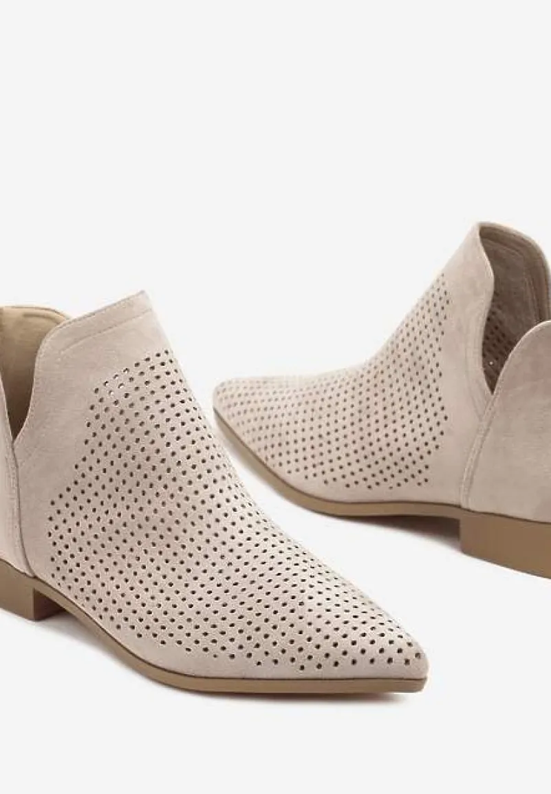 Jasnobeżowe Płaskie Botki Vices z Ażurową Cholewką Ozdobione Wycięciem Selanis