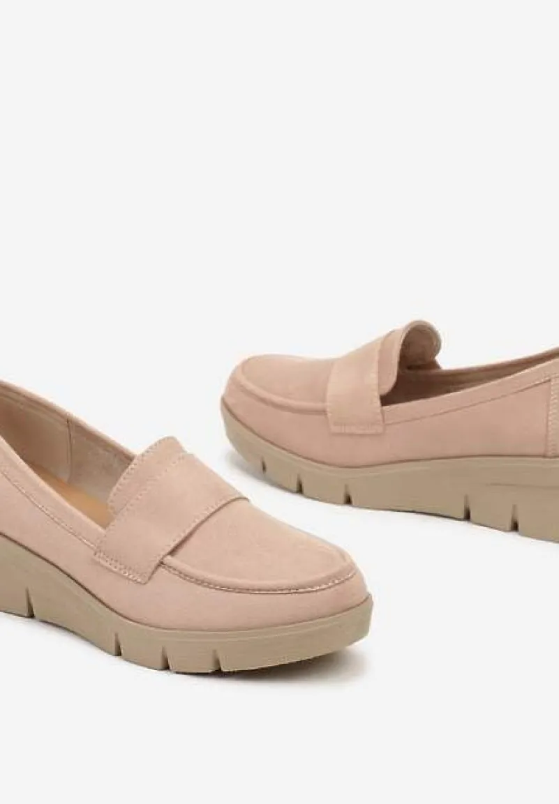 Jasnobeżowe Półbuty Mokasyny na Koturnie z Wkładką ze Skóry Naturalnej Ozdobione Paskiem Zorvia