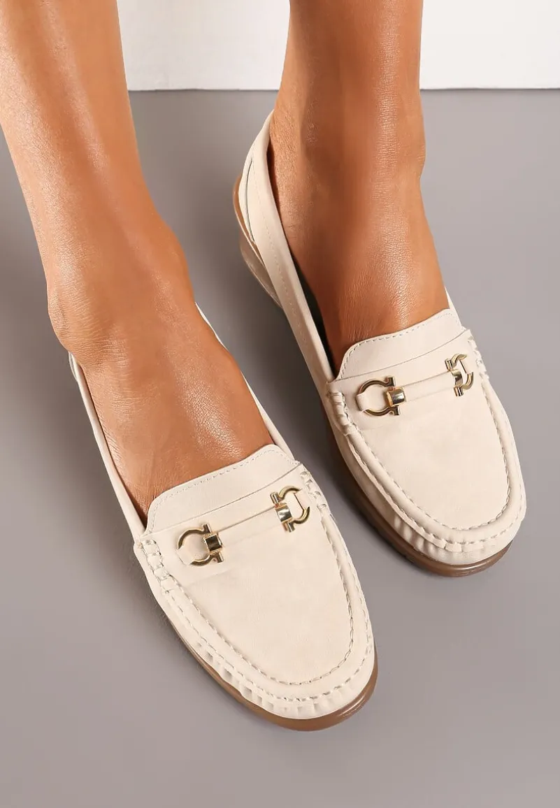 Jasnobeżowe Półbuty Mokasyny na Koturnie z Metaliczną Ozdobą Dalisha