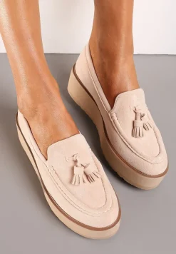 Jasnobeżowe Półbuty na Niskiej Platformie z Przeszyciami i Ozdobnymi Chwostami Hiela