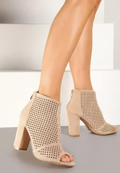 Jasnobeżowe Sandały Vices na Słupku z Ażurową Cholewką Felilina