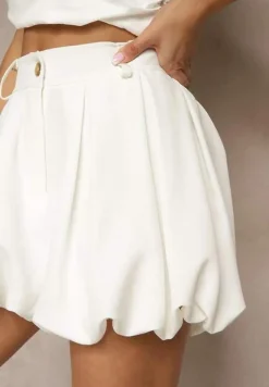 Jasnobeżowe Szorty Bombka z Wiskozą Koliana