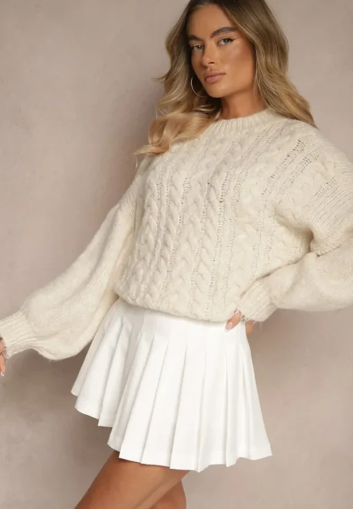Jasnobeżowy Sweter z Wełną o Eleganckim Warkoczowym Splotem Makkaria