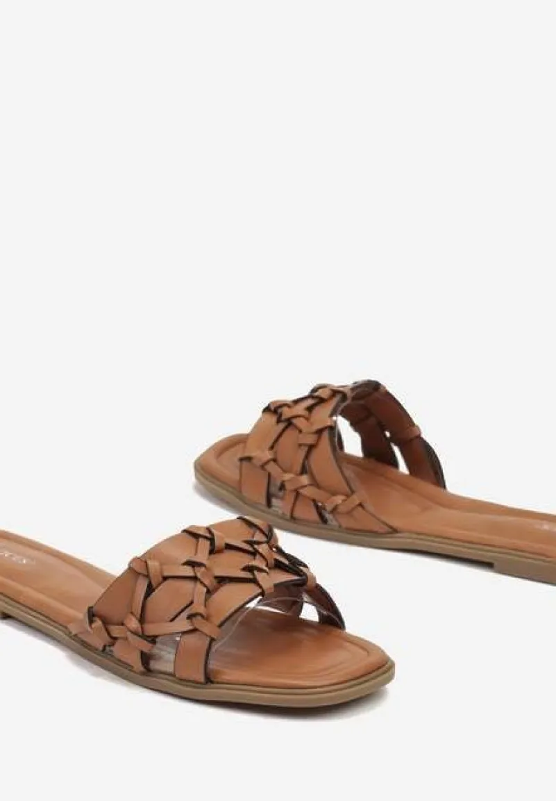 Jasnobrązowe Klapki na Płaskiej Podeszwie z Przeplatanymi Paskami Teriwes