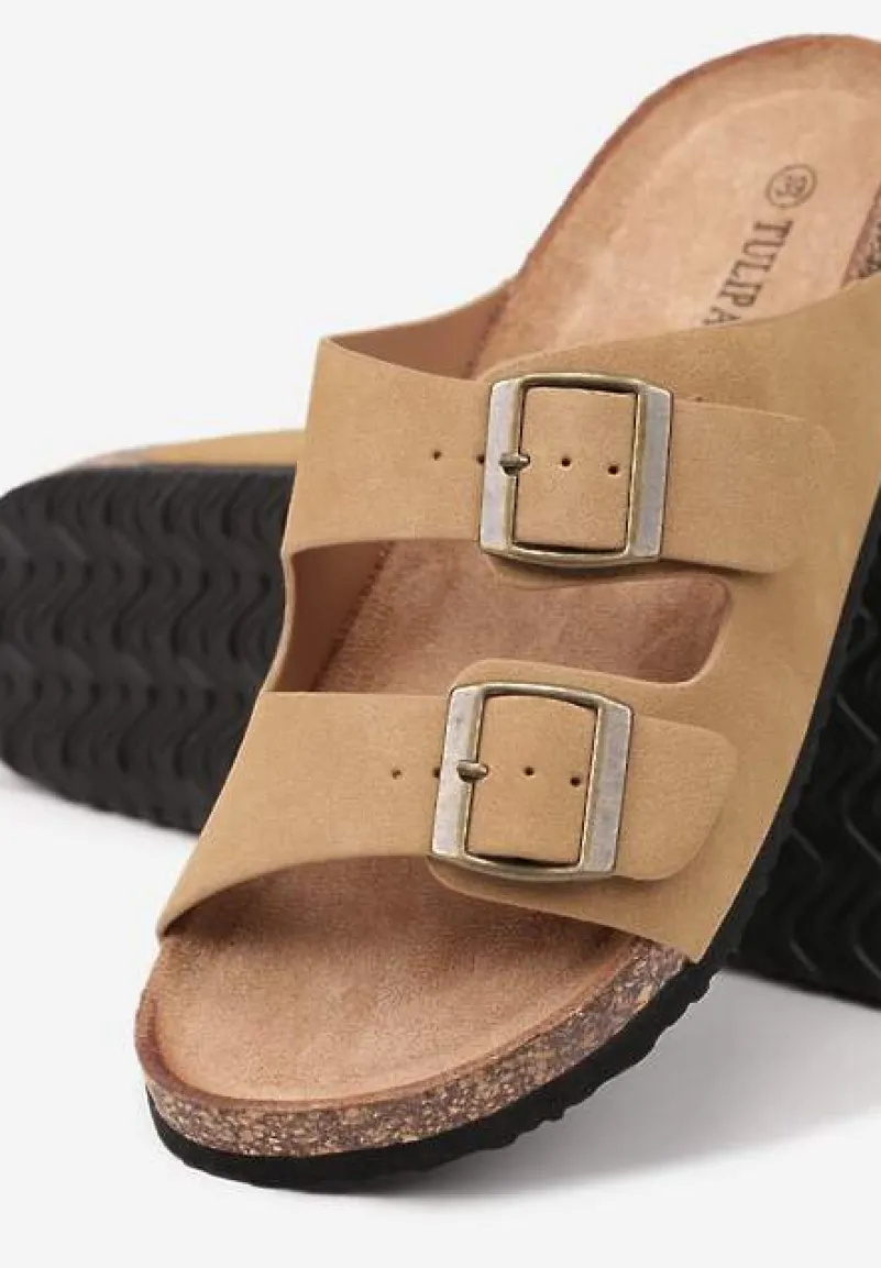 Jasnobrązowe Klapki na Platformie z Korka Ozdobione Klamrą Banoletia