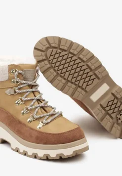 Jasnobrązowe Zimowe Traperki ze Sznurowaną Cholewką Zdobioną Futrem Seavitha