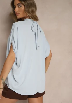 Jasnoniebieska Bluzka o Kroju Nietoperza z Wiązaniem Rinwenna
