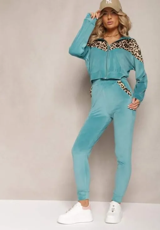 Jasnoniebieski Welurowy Komplet Dresowy 2-Częściowy z Animal Print Bluza i Spodnie Atisilva