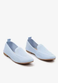 Jasnoniebieskie Casualowe Mokasyny na Płaskiej Podeszwie Ozdobione Perforacją Klanesha