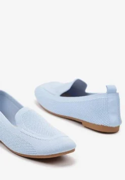 Jasnoniebieskie Casualowe Mokasyny na Płaskiej Podeszwie Ozdobione Perforacją Klanesha