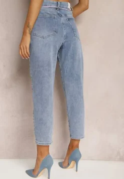Jasnoniebieskie Jeansy Mom Fit Ozdobione Naszywkami na Nogawkach i Sznurkiem w Talii Arelea