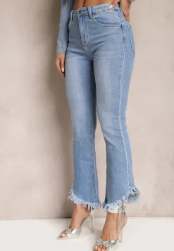 Jasnoniebieskie Jeansy o Fasonie Dzwonów z Postrzępioną Krawędzią Evetia
